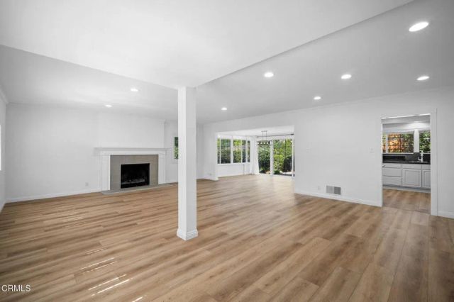 1715 La Barranca Road, La Canada Flintridge, CA 91011
