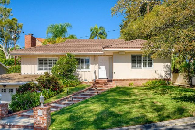 1715 La Barranca Road, La Canada Flintridge, CA 91011