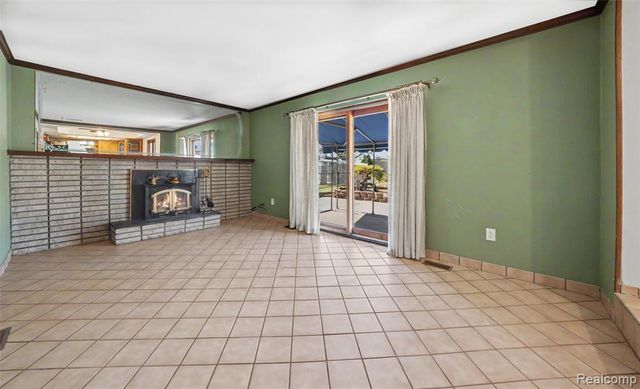 29243 Lloyd Drive, Warren, MI 48092