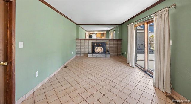 29243 Lloyd Drive, Warren, MI 48092