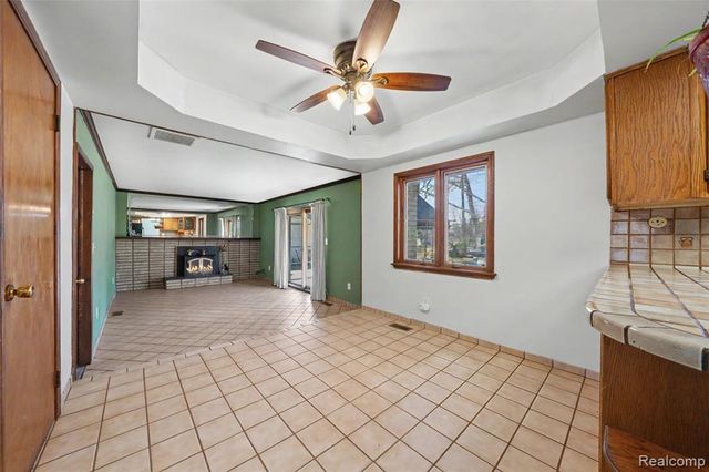 29243 Lloyd Drive, Warren, MI 48092