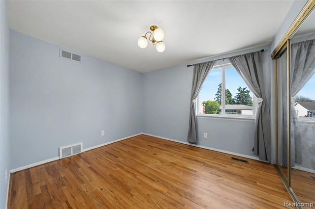 29243 Lloyd Drive, Warren, MI 48092