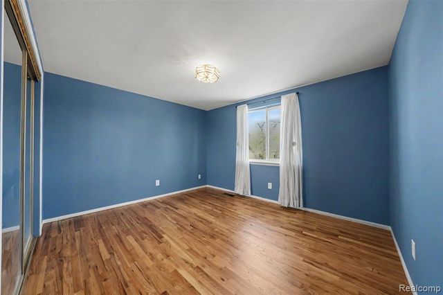 29243 Lloyd Drive, Warren, MI 48092