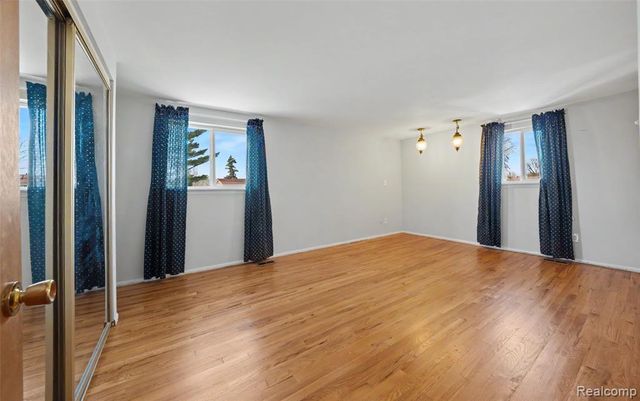 29243 Lloyd Drive, Warren, MI 48092