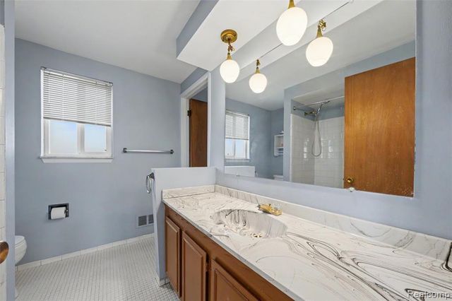 29243 Lloyd Drive, Warren, MI 48092