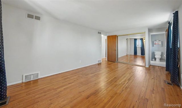 29243 Lloyd Drive, Warren, MI 48092