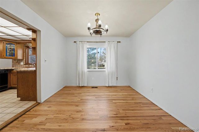 29243 Lloyd Drive, Warren, MI 48092