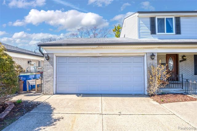 29243 Lloyd Drive, Warren, MI 48092