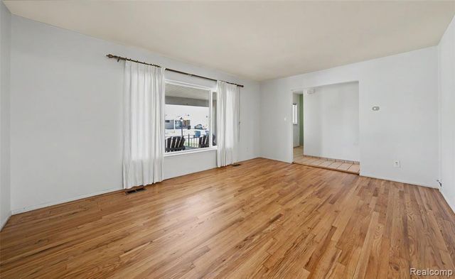 29243 Lloyd Drive, Warren, MI 48092