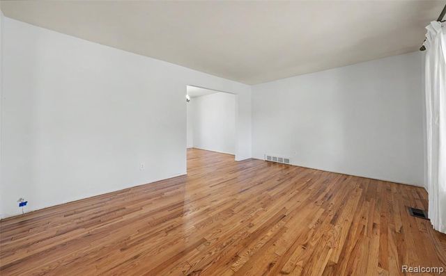 29243 Lloyd Drive, Warren, MI 48092