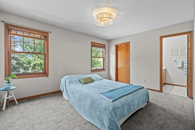 7291 Bren Lane, Eden Prairie, MN 55346