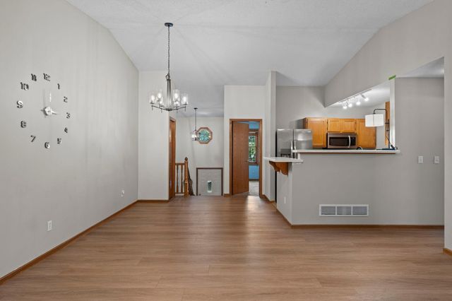 7291 Bren Lane, Eden Prairie, MN 55346