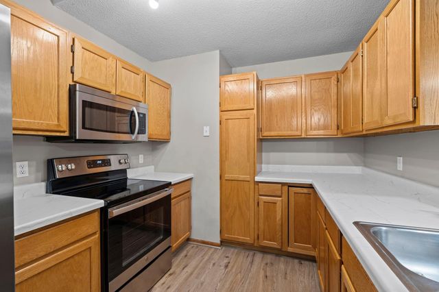 7291 Bren Lane, Eden Prairie, MN 55346