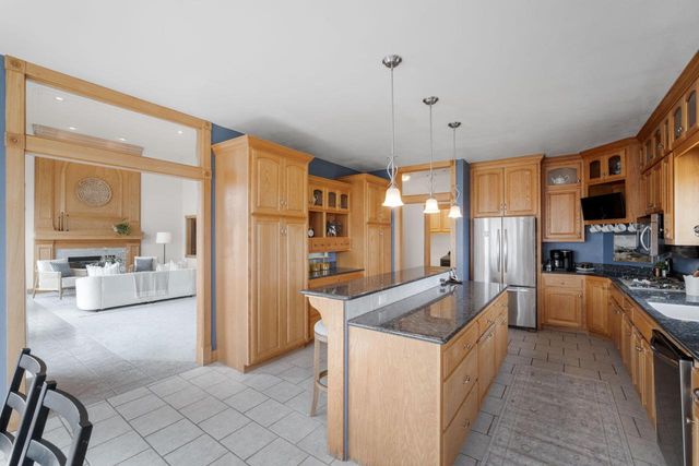 W304N2470 Maple AVENUE, Pewaukee, WI 53072