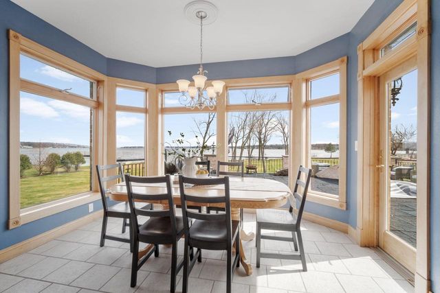 W304N2470 Maple AVENUE, Pewaukee, WI 53072