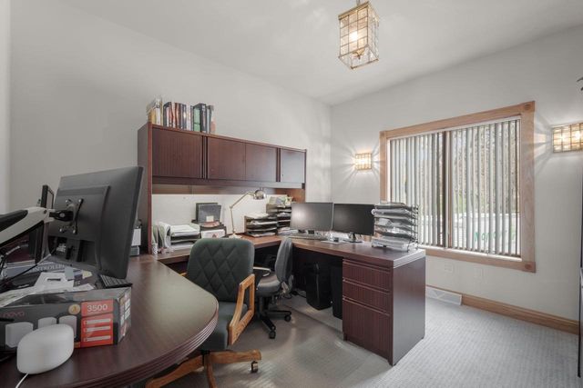 W304N2470 Maple AVENUE, Pewaukee, WI 53072