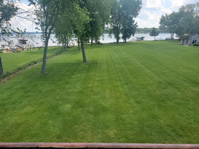W304N2470 Maple AVENUE, Pewaukee, WI 53072