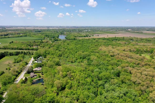 27 Birchwood Lane, St. Anne, IL 60964