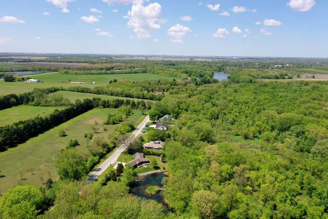 27 Birchwood Lane, St. Anne, IL 60964