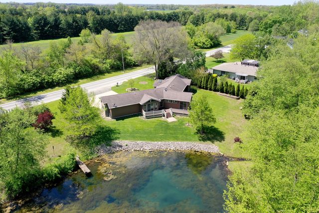 27 Birchwood Lane, St. Anne, IL 60964