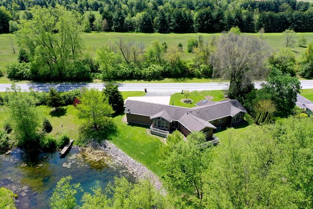 27 Birchwood Lane, St. Anne, IL 60964