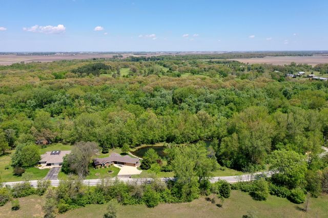 27 Birchwood Lane, St. Anne, IL 60964