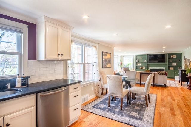 535 Converse St, Longmeadow, MA 01106