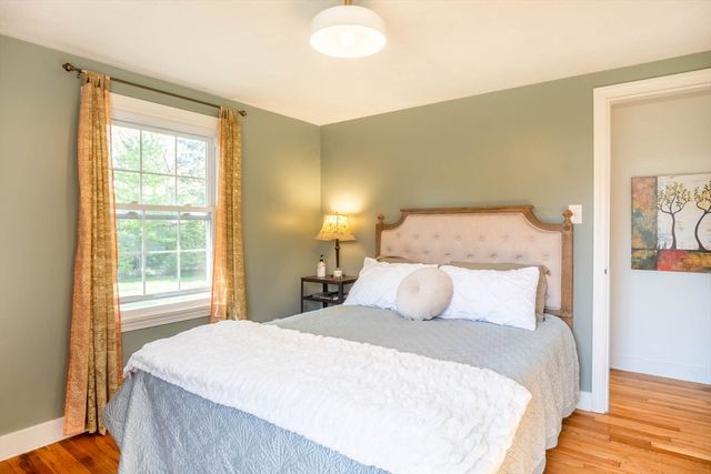 535 Converse St, Longmeadow, MA 01106