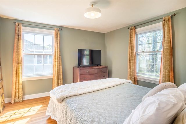 535 Converse St, Longmeadow, MA 01106