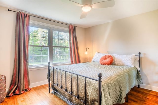 535 Converse St, Longmeadow, MA 01106