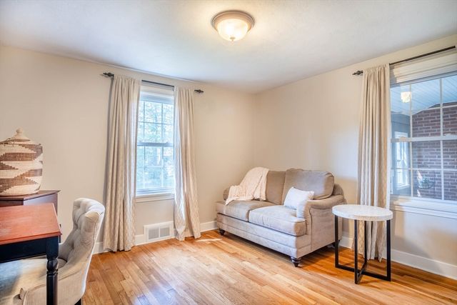 535 Converse St, Longmeadow, MA 01106