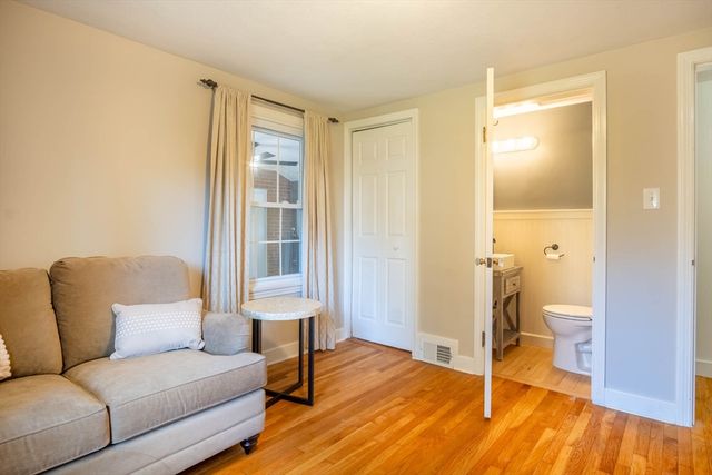 535 Converse St, Longmeadow, MA 01106
