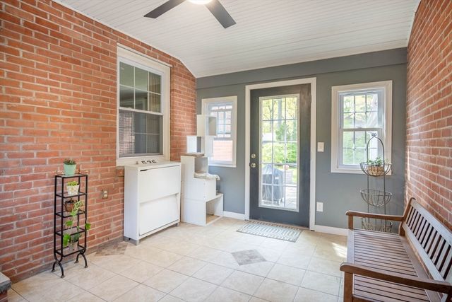 535 Converse St, Longmeadow, MA 01106