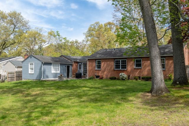 535 Converse St, Longmeadow, MA 01106