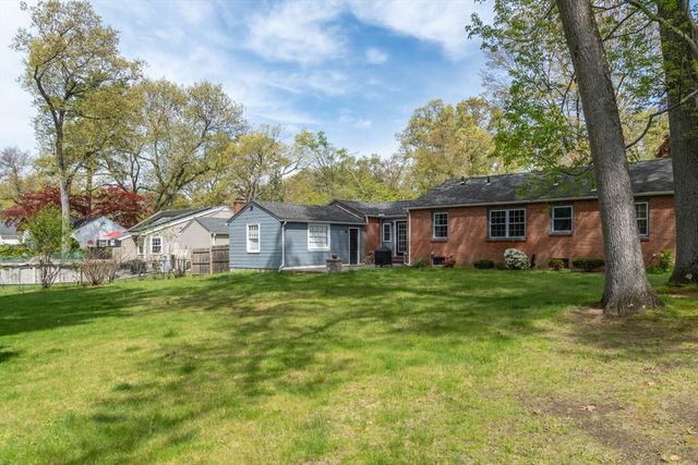 535 Converse St, Longmeadow, MA 01106