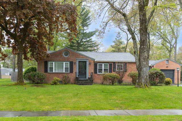 535 Converse St, Longmeadow, MA 01106
