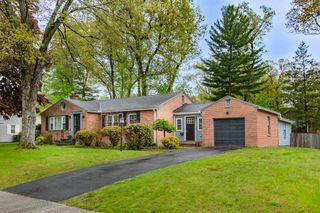 535 Converse St, Longmeadow, MA 01106