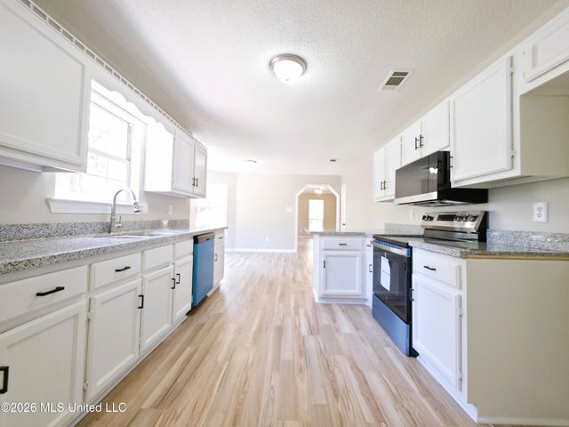 8816 Mermaid Avenue, Ocean Springs, MS 39564