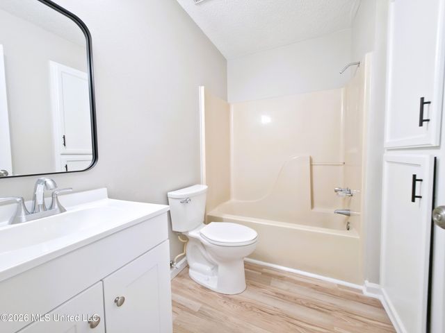 8816 Mermaid Avenue, Ocean Springs, MS 39564