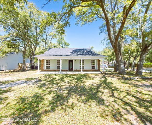 8816 Mermaid Avenue, Ocean Springs, MS 39564