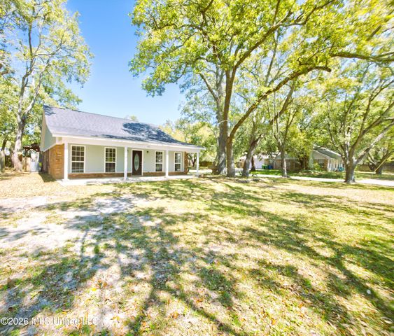 8816 Mermaid Avenue, Ocean Springs, MS 39564