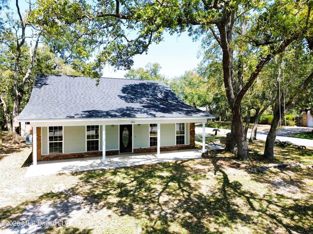 8816 Mermaid Avenue, Ocean Springs, MS 39564
