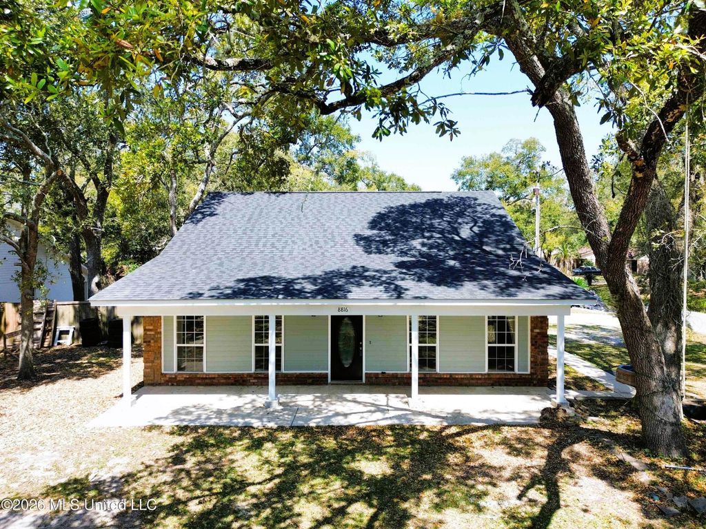 8816 Mermaid Avenue, Ocean Springs, MS 39564