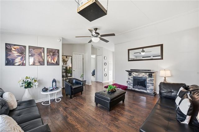 1309 Skylark DR, Virginia Beach, VA 23453