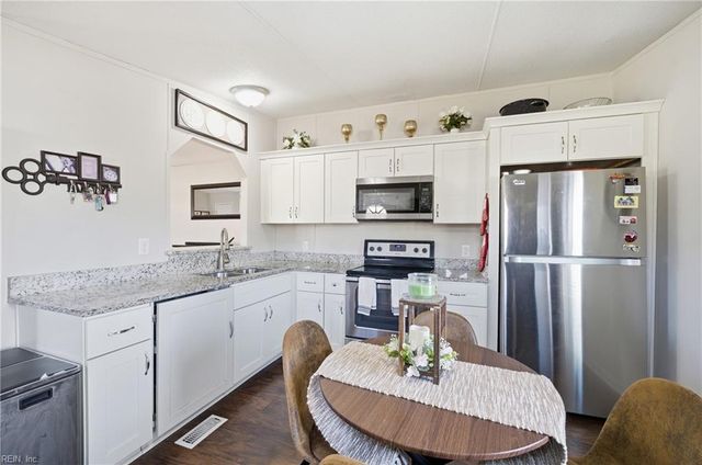 1309 Skylark DR, Virginia Beach, VA 23453