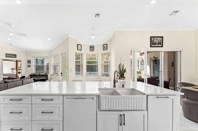 104 Hidden Hollow, Palm Beach Gardens, FL 33418