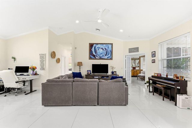 104 Hidden Hollow, Palm Beach Gardens, FL 33418
