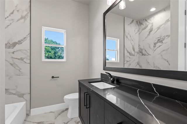 1064 Glenoaks Drive, Weatherford, TX 76088