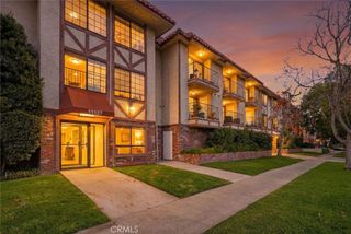11127 La Maida 9, North Hollywood, CA 91601