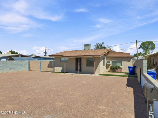 1520 Mayfield Road, Las Cruces, NM 88007